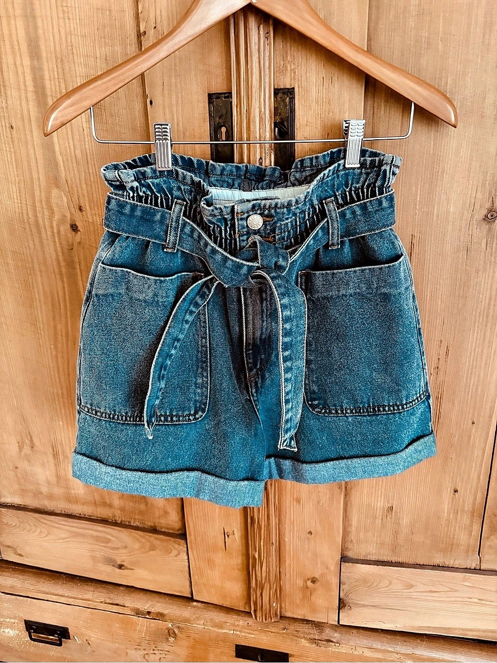 Leigh High-Rise Shorts Denim Blue NWT